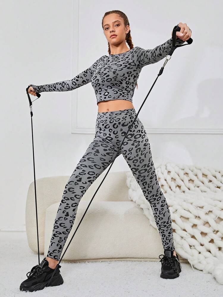 Female Teenagers Seamless Leopard Print Back Hollow T-shirt And Pants Two-piece Set