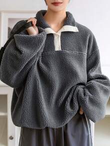 DAZY Khối màu Teddy Nút Nửa Áo nỉ Với Tương phản Màu sắc - Xám - Xem 7