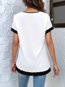 EMERY ROSE 女式夏季短袖黑白拼色不对称下摆半拉链衬衫 - 黑與白 - 查看 3