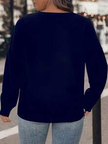 SHEIN CURVE+ Cămașă cu decor cu mărgele cu decolteu în V de mărime plus - Albastru marin - Vizualizare 2