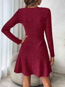 SHEIN Frenchy Của phụ nữ Màu thuần Textured Đồ đan Ribbed Vòng cổ Đầm Áo len - Đỏ - Xem 2