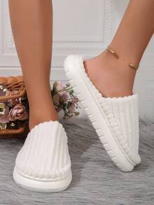 Minimalist Comfortable And Warm Fully Wrapped Soft Plush Indoor Slippers - White - View 6