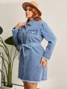 SHEIN LUNE Của phụ nữ Kích thước lớn Nút phía trước Đầm Denim Với Patch Túi Và Frayed Hem - Rửa nhẹ - Xem 5