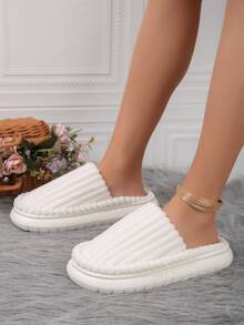 Minimalist Comfortable And Warm Fully Wrapped Soft Plush Indoor Slippers - White - View 2