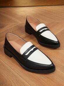 Women's Flat Pointed Toe Oxfords Shoes - Black and White - View 4