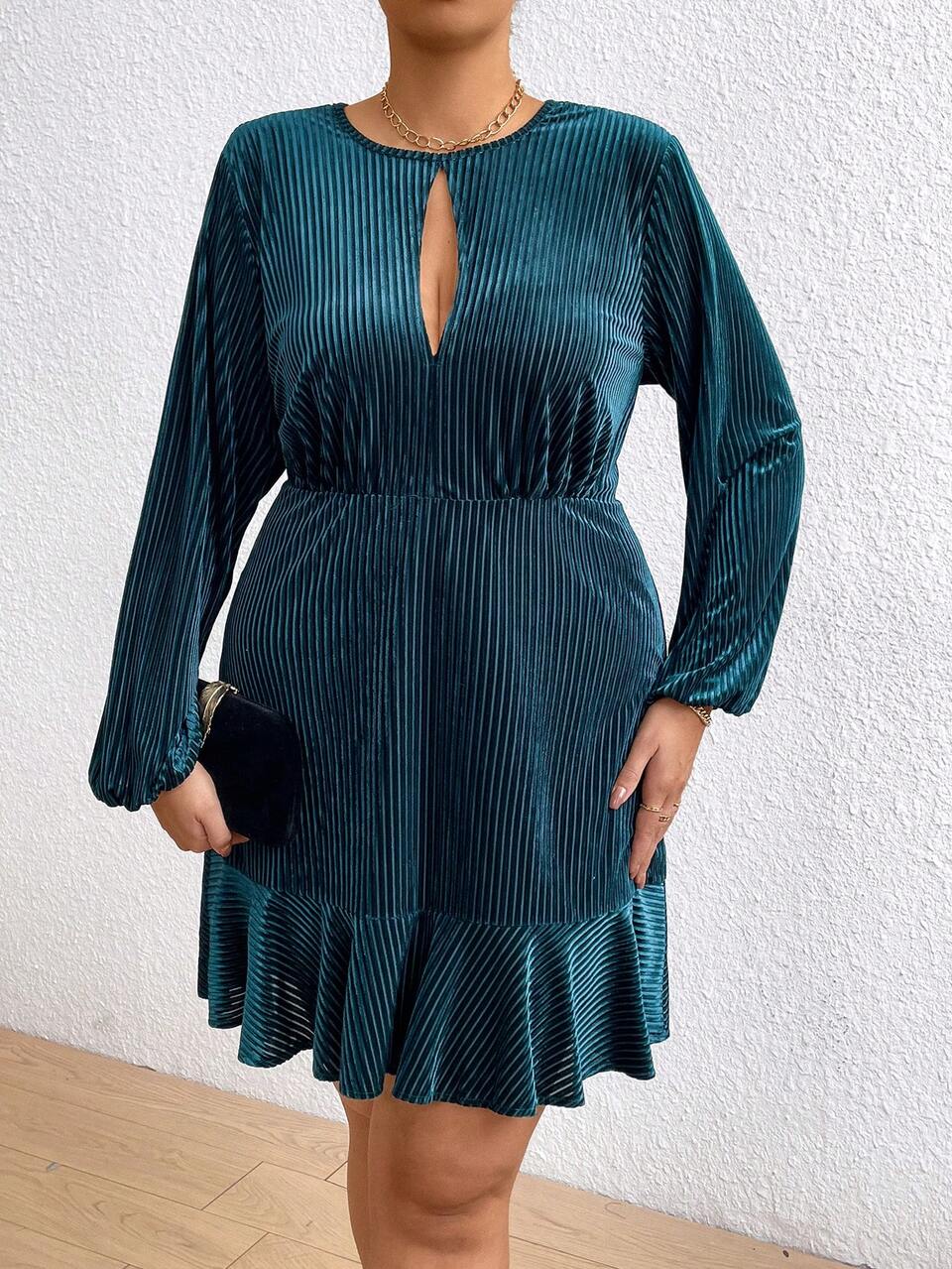 Plus Size Women's Lantern Sleeve Dress With Keyhole Neckline