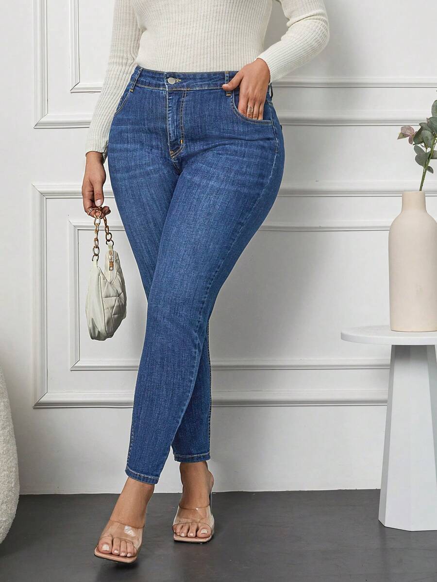 SHEIN Cottnline Vaqueros De Talle Alto Y Tallas Grandes De Corte Ajustado - Azul lavado medio - View 1