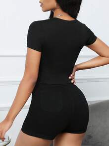 SHEIN Slayr Của phụ nữ Hamburger Và Khoai tây chiên In thư Ngắn tay Thon gọn Áo thun - màu đen - Xem 2