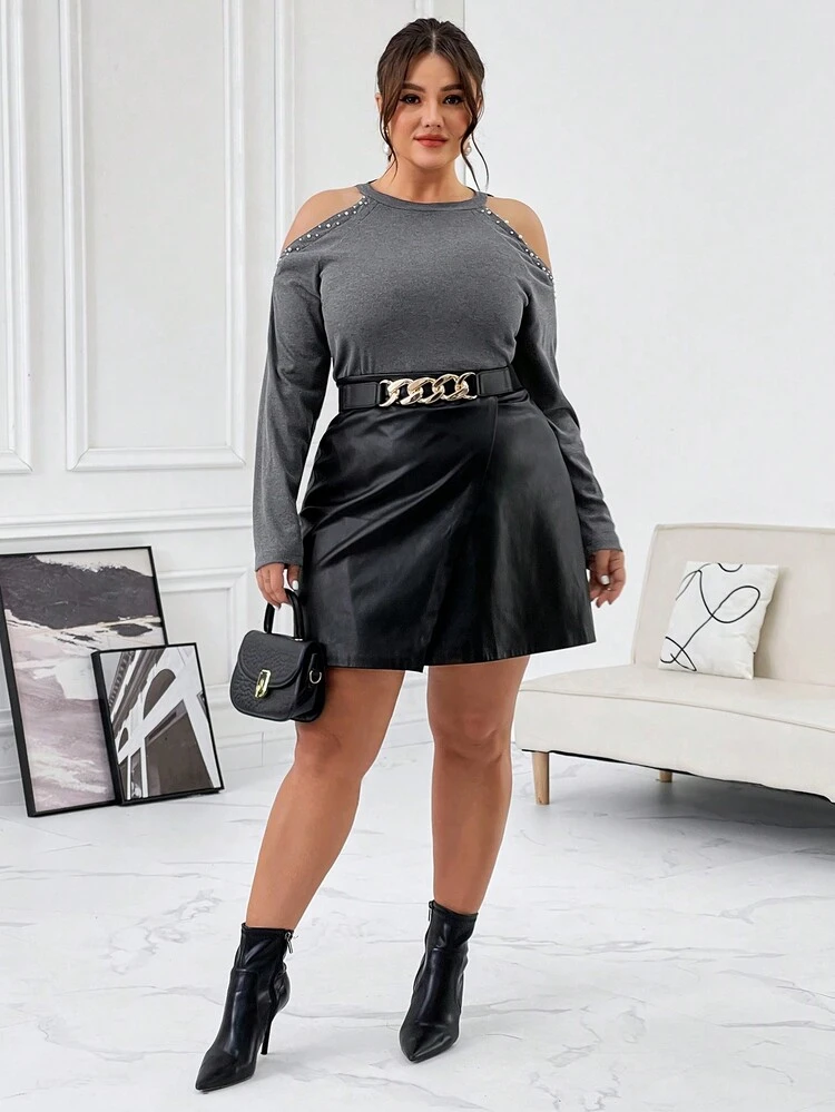 Plus Size Women's Cold Shoulder T-shirt With Pearl Details