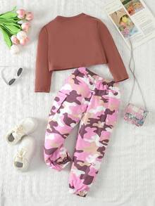 SHEIN Bé gái Giải trí In thư Áo Và Mẫu ngụy trang Flip Túi Quần Cargo Bộ - Màu Khaki - Xem 2