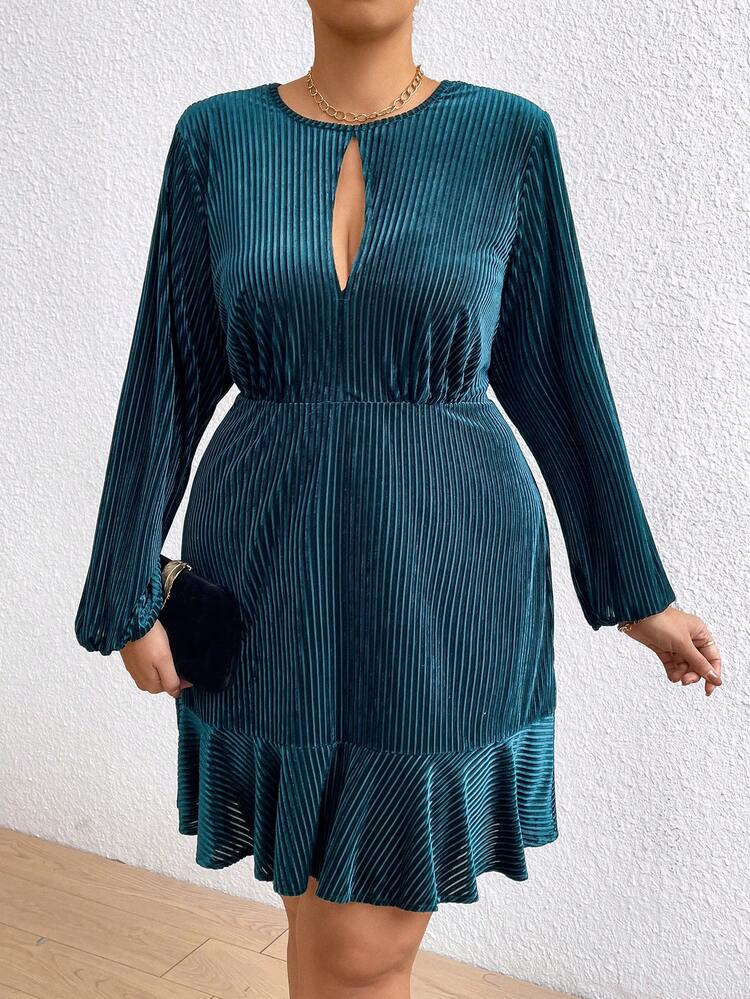 Plus Size Women's Lantern Sleeve Dress With Keyhole Neckline