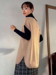 FRIFUL V領純色休閒針織背心 - 卡其色 - 查看 2