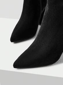 MOTF PREMIUM COMFORT STUD DECOR POINT TOE CHUNKY ANKLE BOOTS