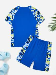SHEIN 青少年男孩休闲迷彩圆领 T 恤和短裤、泳衣 3 件/套 - 藍色 - 查看 2