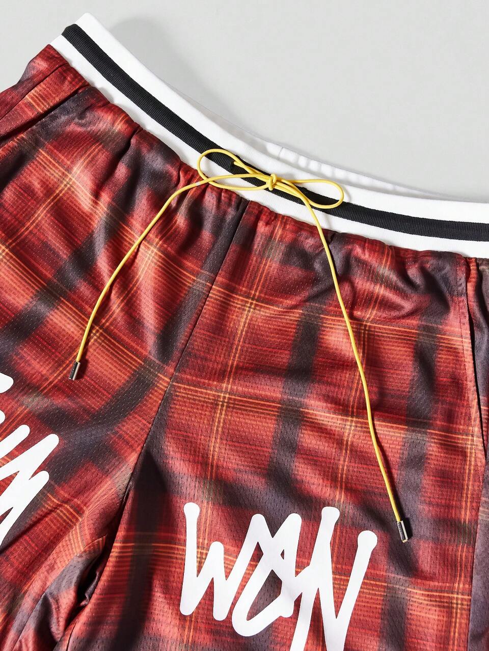 SUMWON Pantalón corto de malla con estampado total