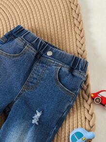 SHEIN 男童跑車和字母印花短袖t卹和破洞牛仔褲2入組套裝 - 彩色 - 查看 4