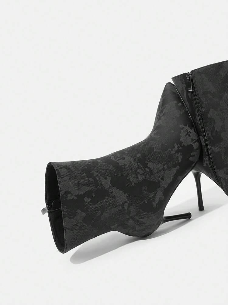 Women's Fashionable Black Pointed Toe Thin High Heeled Boots