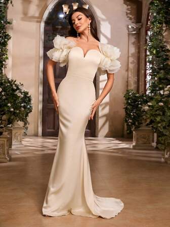 Elegantes Off-Shoulder Kleid mit Tüll, Rüschensaum und langer Länge