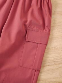 SHEIN Conjunto Impreso De Camiseta De Manga Corta Y Pantalones De Carga Para Niñas, Para Niños Pequeños Y Niños - Multicolor - Ver 4