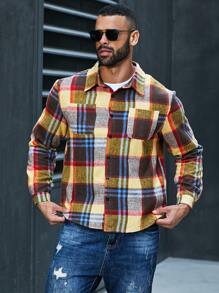 Manfinity Homme قميص رجالي بمقاس زائد ترتيب المربعات وأكمام طويلة