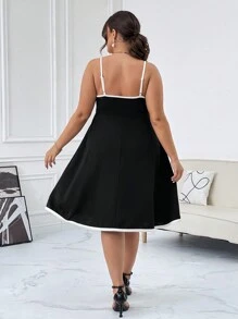 SHEIN Privé 女款大尺碼鑲邊細肩帶連身裙 - 黑與白 - 查看 2