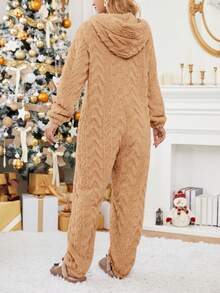 SHEIN Essnce Matching Family Christmas Pajamas Christmas Women Pajamas Mom And Me Parent-Child Costume Red Christmas Fair Isle-Inspired Knits Family Matching Christmas Long Sleeve Hoodie And Pants Sets Christmas Women Clothes - Camel - View 2