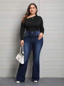 Women's Plus Size Button Closure Flared Denim Jeans With Slanted Pockets - Dark Wash - View 4