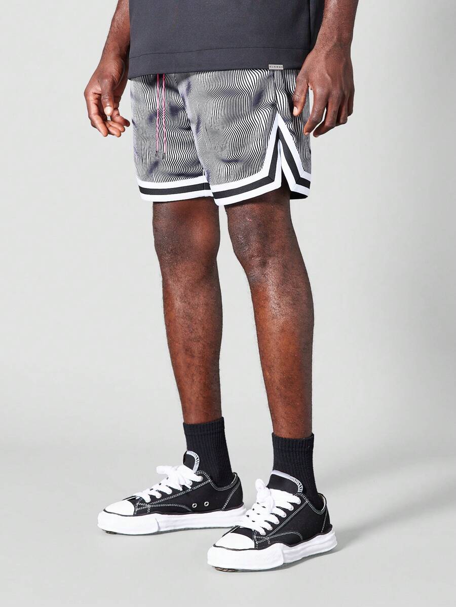 正面带图案的印花网眼短裤 - 黑色 - 查看 1