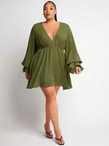 SHEIN SXY 大尺碼女款純色v領高腰連身裙 - 軍綠色 - 查看 1