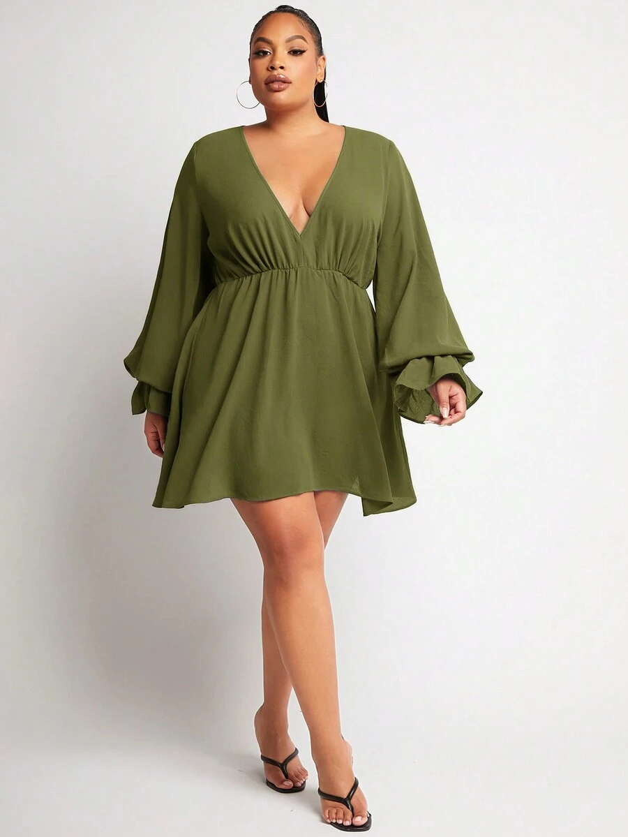 SHEIN SXY 大尺碼女款純色v領高腰連身裙 - 軍綠色 - 查看 1