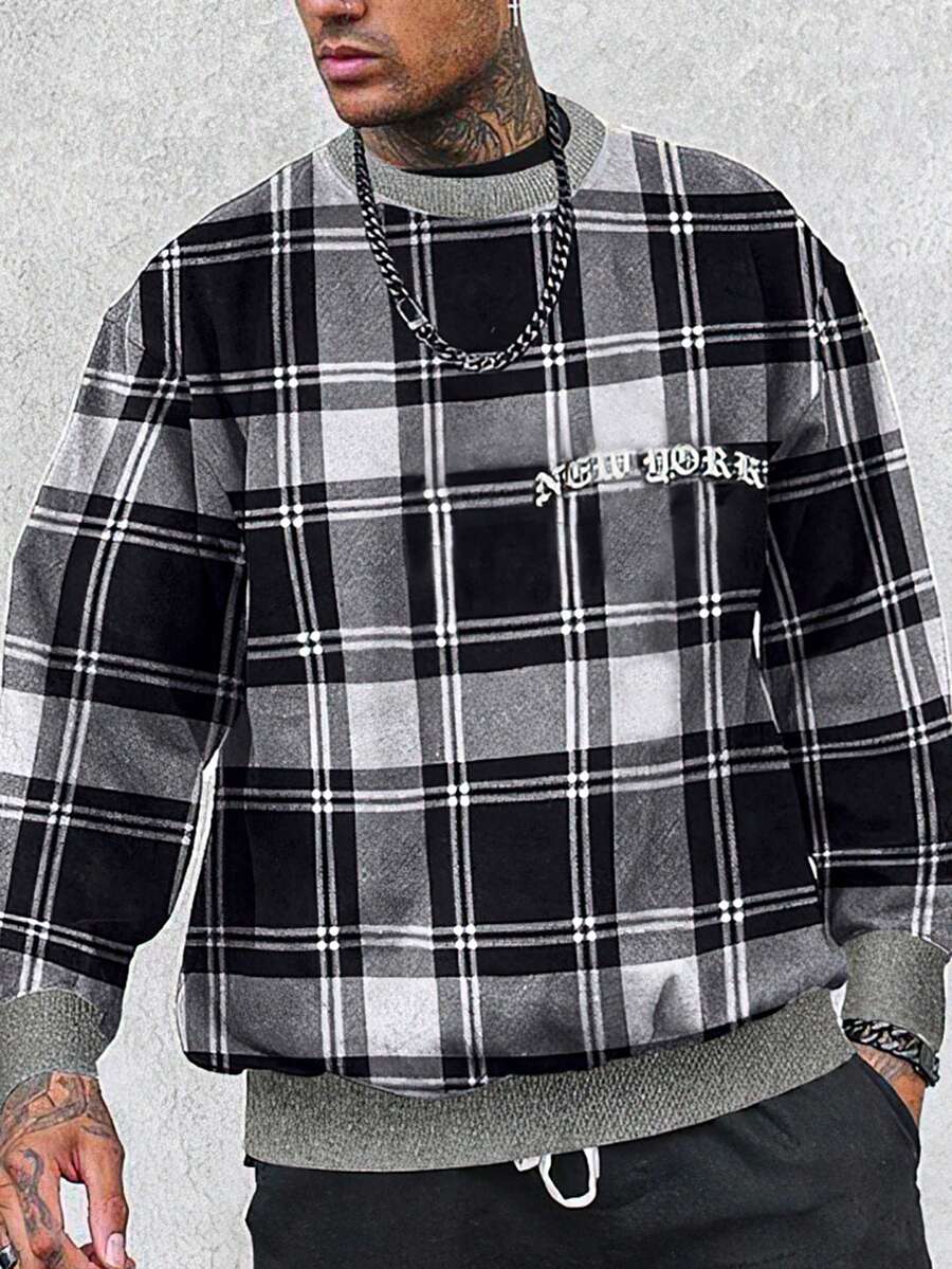 Manfinity Homme 寬鬆男款格紋和字母印花圓領運動衫 - 黑與白 - 查看 1