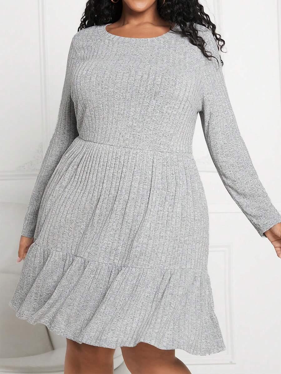 SHEIN CURVE+ 大尺碼女式不對稱下擺羅紋 A 字連身裙