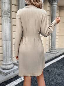 SHEIN Clasi 腰部收緊襯衫連身裙 - 杏色 - 查看 2