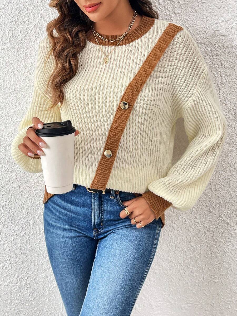 Áo len nữ cổ tròn, vai rớt, phối màu tương phản, thiết kế cài nút, phong cách thường ngày. - Nhiều màu - Xem 1