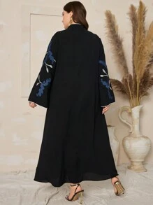 Al Najma 大尺碼植物刺繡拼色邊緣連身裙 - 黑色 - 查看 2