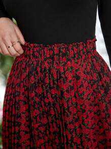 SHEIN Frenchy 花朵雪紡百褶裙-玫瑰印花,情人節裙子 - 彩色 - 查看 2