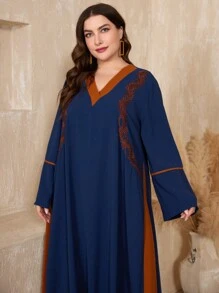 Al Najma 大尺碼女用植物刺繡長袖連身裙 - 霧霾藍 - 查看 6