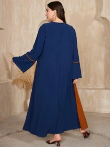 Al Najma 大尺碼女用植物刺繡長袖連身裙 - 霧霾藍 - 查看 2