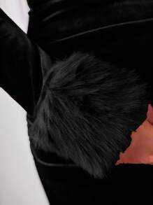 Modelyn Fuzzy Cuffs Asymmetrische Kraag Hoge Zijsplit Fluwelen Feestjurk Vrouwen Lange Avondjurken