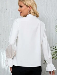 SHEIN Frenchy 自繫領口襯衫,荷葉邊袖口 - 白色 - 查看 2