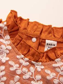 女嬰刺繡網布鑲片荷葉邊下擺裝飾長袖連身衣 - 棕色 - 查看 3