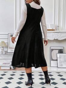 Franclia Plus Size Solid Corduroy Dress With Front Buttons