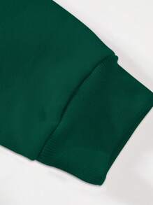 Manfinity EMRG 男士骷髏和文字印花連帽衫和褲子休閒運動服 - 墨綠色 - 查看 4