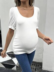 SHEIN Camiseta de maternidad con mangas abullonadas, parche bordado de encaje y diseño de detalles huecos - Blanco - Ver 5