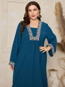 Al Najma Kích thước lớn Tay áo chuông Đầm Với Thêu hoa Chi tiết - Màu xanh ngọc - Xem 6