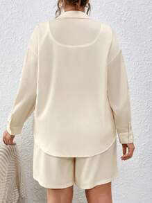 SHEIN Essnce 大尺碼卡通印花短袖襯衫和短褲套裝 - 白色 - 查看 2