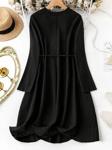 SHEIN Clasi 大尺碼純色缺口領口繫帶皮帶連身裙 - 黑色 - 查看 2