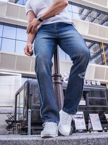 Manfinity EMRG 男士直筒牛仔褲,帶原邊設計 - 深色水洗藍 - 查看 4