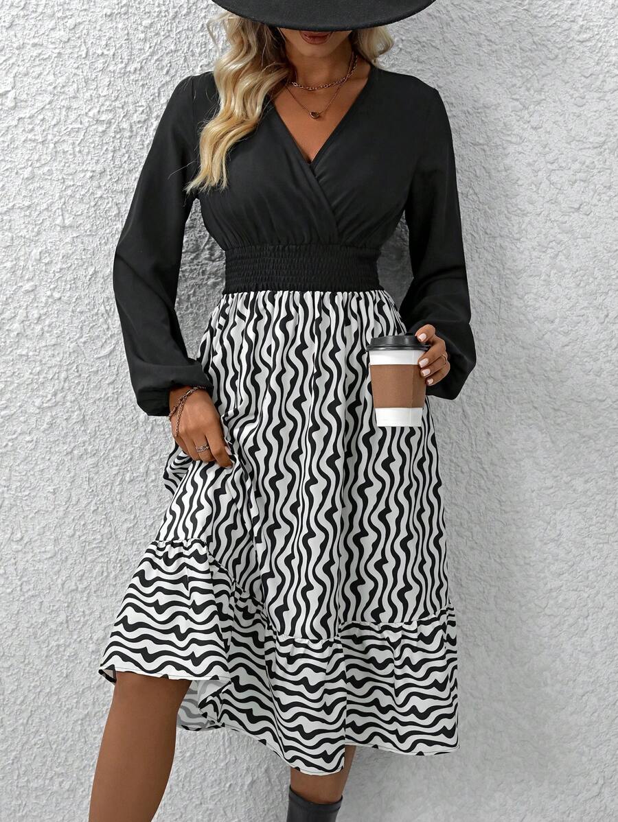 Lantern Sleeve Wave Printed Wrap Dress - Black - View 1
