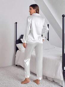 撞色缎面衬衫和裤子睡衣套装，白色，撞色滚边，秋冬服装